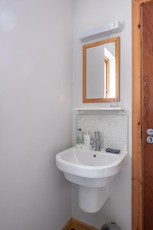 Contemporary One Bedroom Apartment Close To All Amenities In Conservation Area Tain Ngoại thất bức ảnh